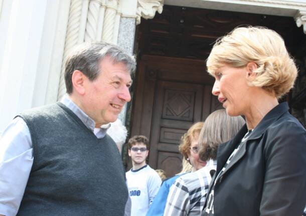san vittore olona saluto parroco don pierangelo pigliafreddo e don gabriele ferrario