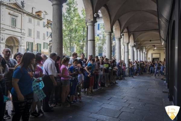I Club Dogo alla Casa del Disco  (inserita in galleria)