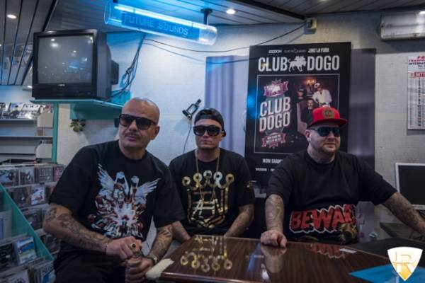 I Club Dogo alla Casa del Disco  (inserita in galleria)