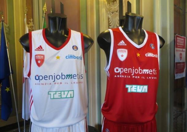 Pallacanestro Varese a Palazzo Estense (inserita in galleria)