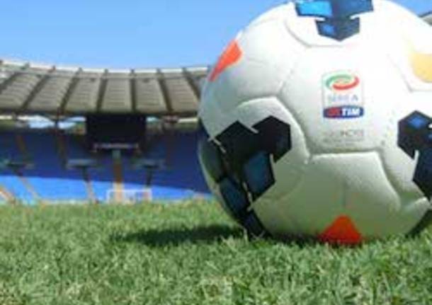 pallone stadio calcio apertura