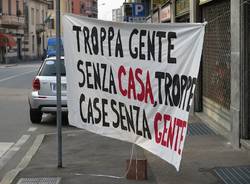 Protesta anti-sfratto a Gallarate (inserita in galleria)