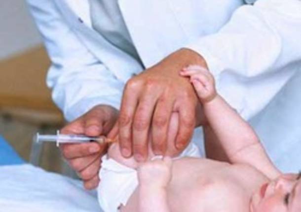 vaccinazione bambino neonato