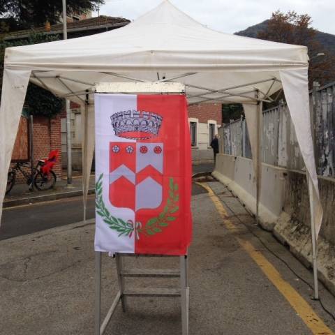 Arcisate-Stabio, la protesta per far ripartire i cantieri (inserita in galleria)