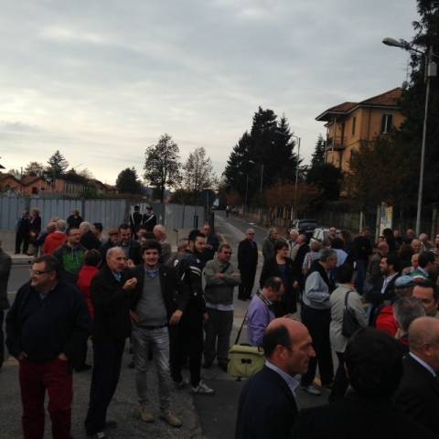 Arcisate-Stabio, la protesta per far ripartire i cantieri (inserita in galleria)