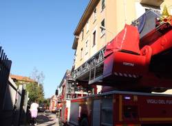 Fuoco in appartamento, Vigili del Fuoco in azione (inserita in galleria)