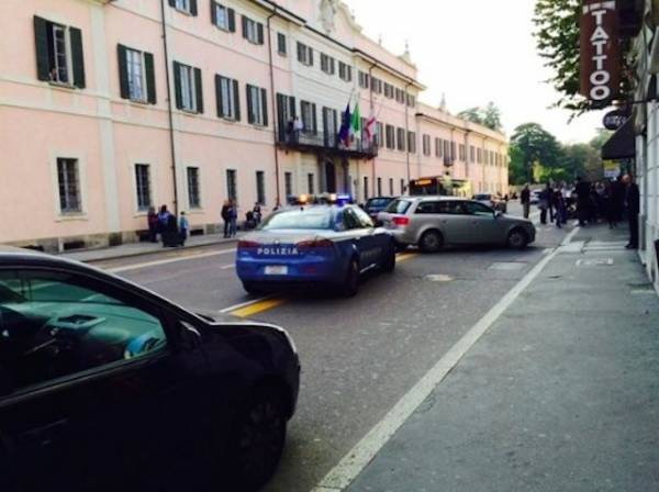 Incidente in via Sacco a Varese (inserita in galleria)