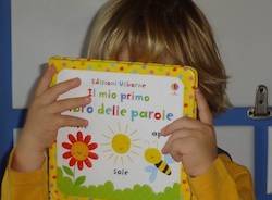 libro scuola bambino selfie  maestra