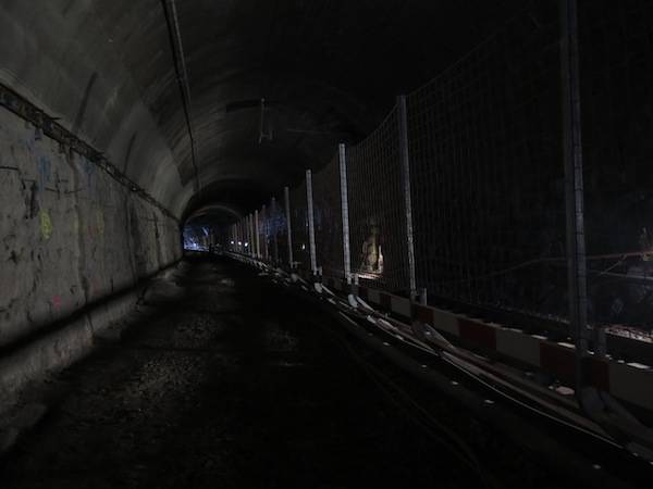 Nel cantiere della ferrovia Alptransit (inserita in galleria)