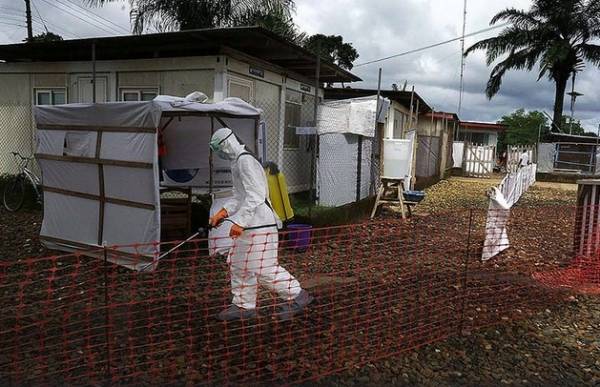 Nell'ospedale di Cuamm in Sierra Leone (inserita in galleria)