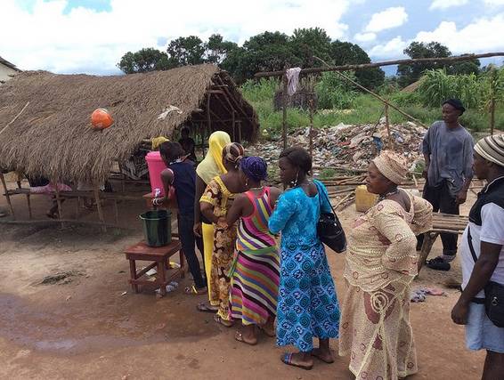 Nell'ospedale di Cuamm in Sierra Leone (inserita in galleria)