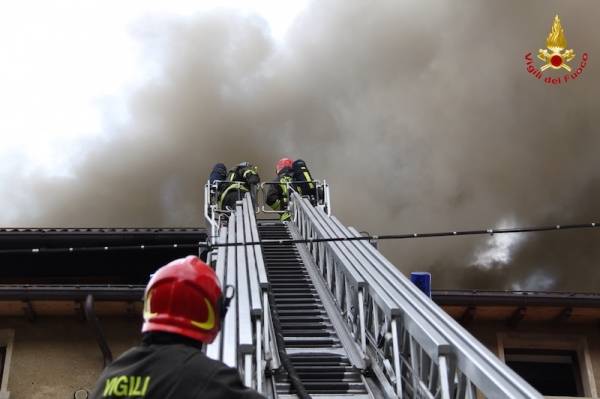 Vigili del Fuoco al lavoro (inserita in galleria)