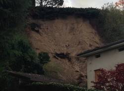 Due morti sotto una frana a Cerro di Laveno (inserita in galleria)