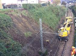 Frana sulla ferrovia a Germignaga (inserita in galleria)