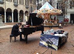 "Il pianista fuori posto" a Varese (inserita in galleria)