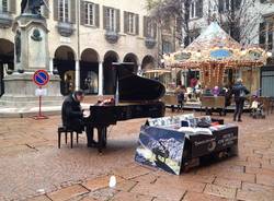 "Il pianista fuori posto" a Varese (inserita in galleria)