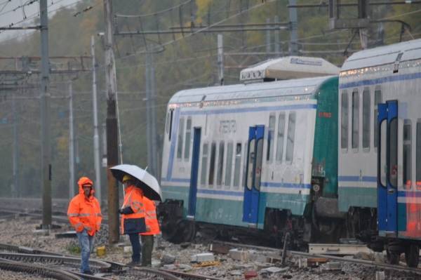 Il treno deragliato a Busto Arsizio (inserita in galleria)