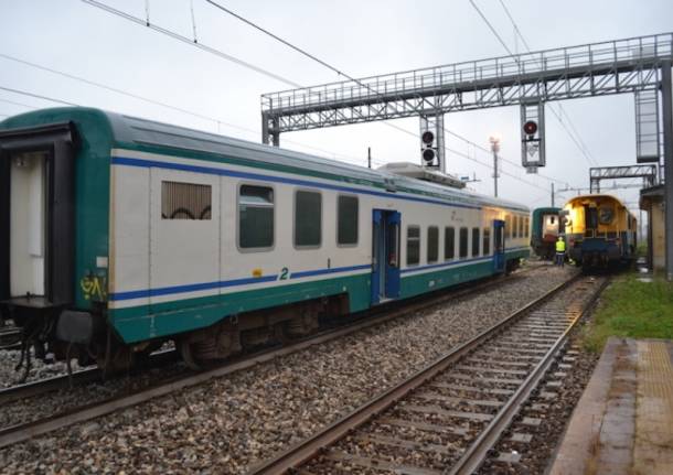 Il treno deragliato a Busto Arsizio (inserita in galleria)