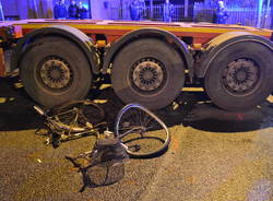 incidente tir camion bici bicicletta