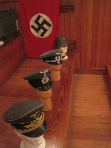 La mostra dei cimeli di guerra a Fagnano Olona (inserita in galleria)