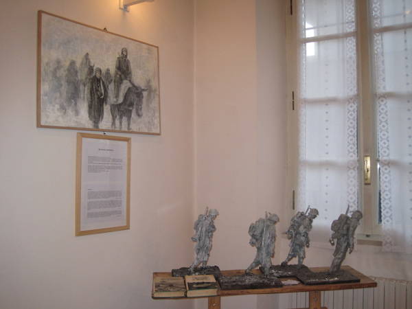 La mostra dei cimeli di guerra a Fagnano Olona (inserita in galleria)