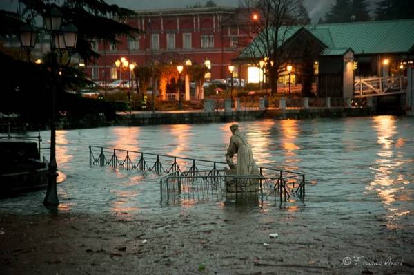 Laveno, ci si prepara al peggio (inserita in galleria)