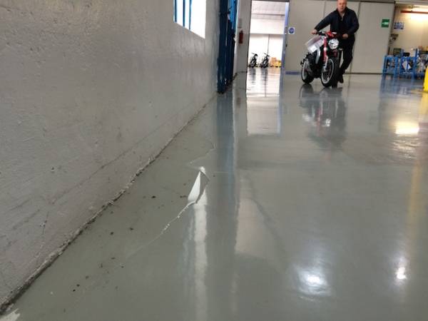 Mv Agusta sott'acqua  (inserita in galleria)