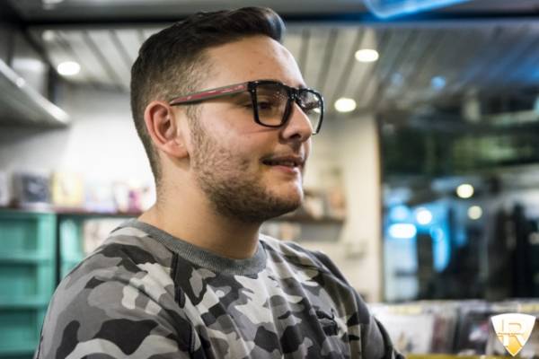 Rocco Hunt alla Casa del Disco (inserita in galleria)