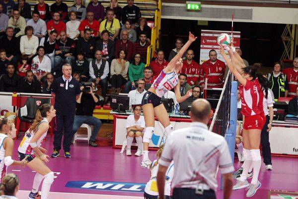 Unendo Yamamay - Novara (inserita in galleria)