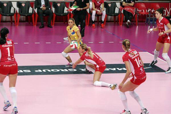 Unendo Yamamay - Novara (inserita in galleria)