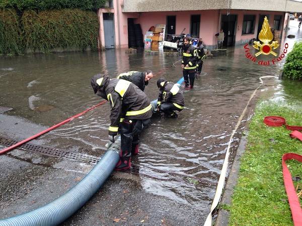 Vigili del Fuoco, interventi per il maltempo su tutto il varesotto  (inserita in galleria)