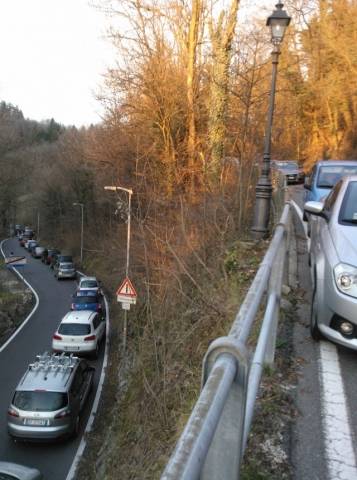 due ore di coda al Sacro Monte (per gallerie fotografiche)
