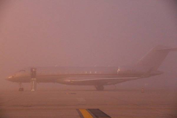Il fascino della nebbia in aeroporto (inserita in galleria)