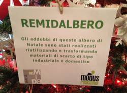 L'albero di Natale del riuso (inserita in galleria)