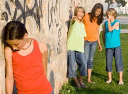 ragazze bullismo apertura