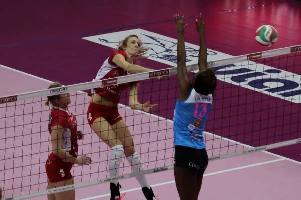 Volley: Uyba - Piacenza (inserita in galleria)