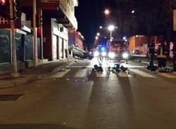 Auto distrugge semaforo, le foto (inserita in galleria)