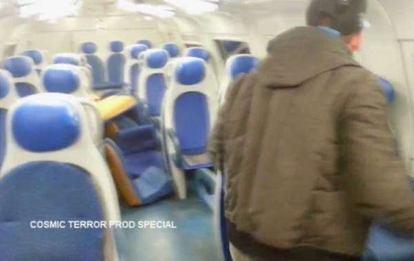 Devastano un treno, ripresi da un video (inserita in galleria)