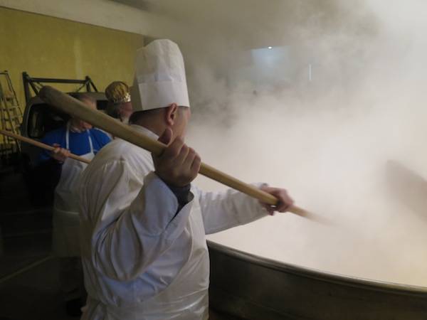 Il rogo della Giubbiana a Gallarate (inserita in galleria)