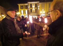 In 400 per la fiaccolata "Per stare insieme" (inserita in galleria)