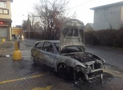 Incendio Auto a Cavaria con Premzzo (inserita in galleria)