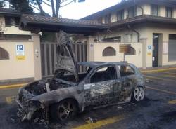 Incendio Auto a Cavaria con Premzzo (inserita in galleria)