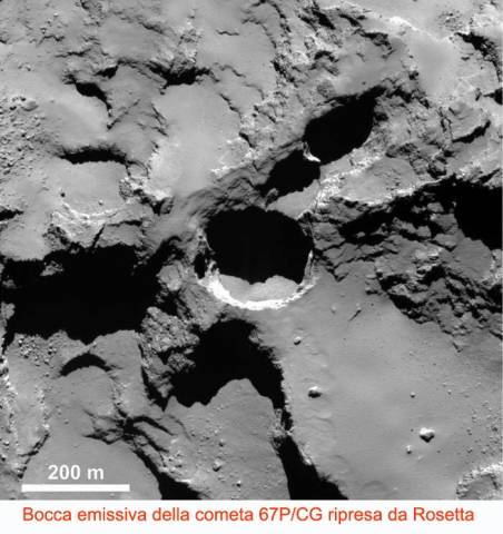 La cometa, fotografata da Rosetta (inserita in galleria)