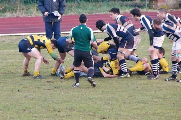 Rugby - Tradate a valanga, Malpensa ko di misura (inserita in galleria)