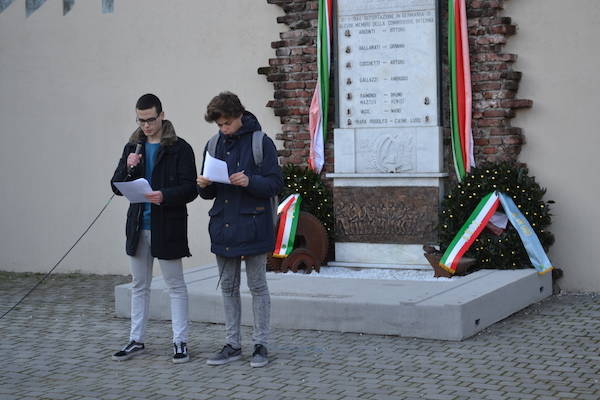 Studenti in marcia a Busto Arsizio (inserita in galleria)