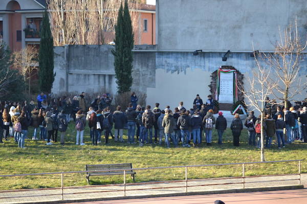 Studenti in marcia a Busto Arsizio (inserita in galleria)