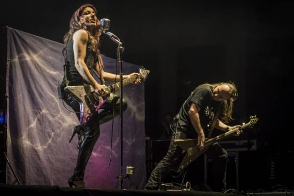 I Fyre aprono il concerto di Anastacia  (inserita in galleria)