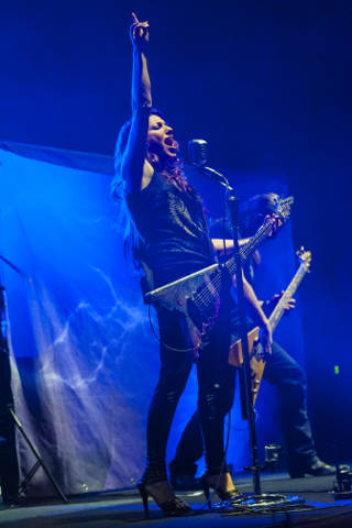 I Fyre aprono il concerto di Anastacia  (inserita in galleria)