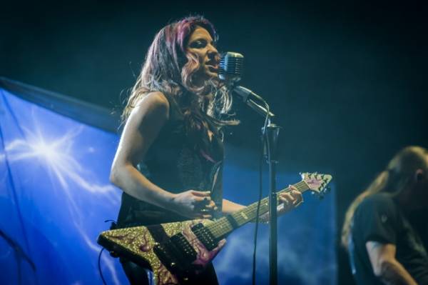 I Fyre aprono il concerto di Anastacia  (inserita in galleria)