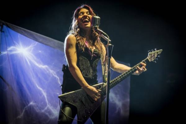 I Fyre aprono il concerto di Anastacia  (inserita in galleria)